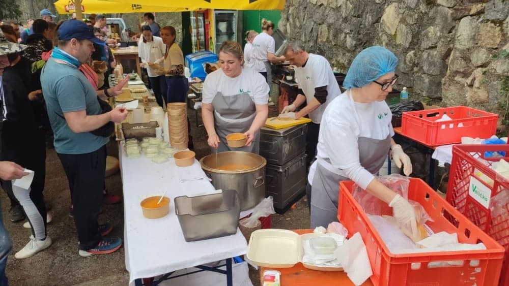 Papuk procvjetao: Više od 2.000 planinara iz pet zemalja na 43. ’Papučkim jaglacima’