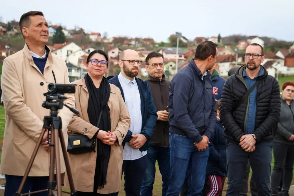 Otvoreni novi teniski tereni u Pakracu: Ulaganje u sportsku budućnost i mlade sportaše