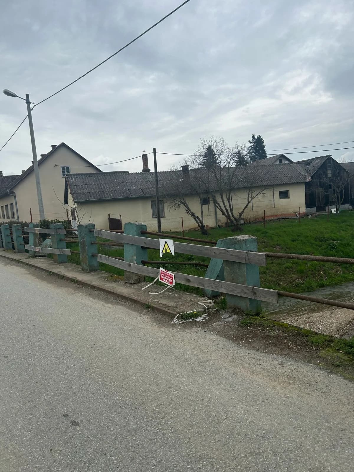 Loša infrastruktura i zapuštena općina očito nisu prepreka da Mandić ide u 9. načelnički mandat