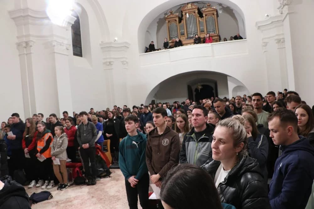 Dvadeset i šesti križni put mladih Požeške biskupije