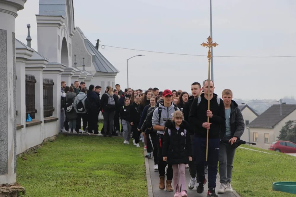 Dvadeset i šesti križni put mladih Požeške biskupije