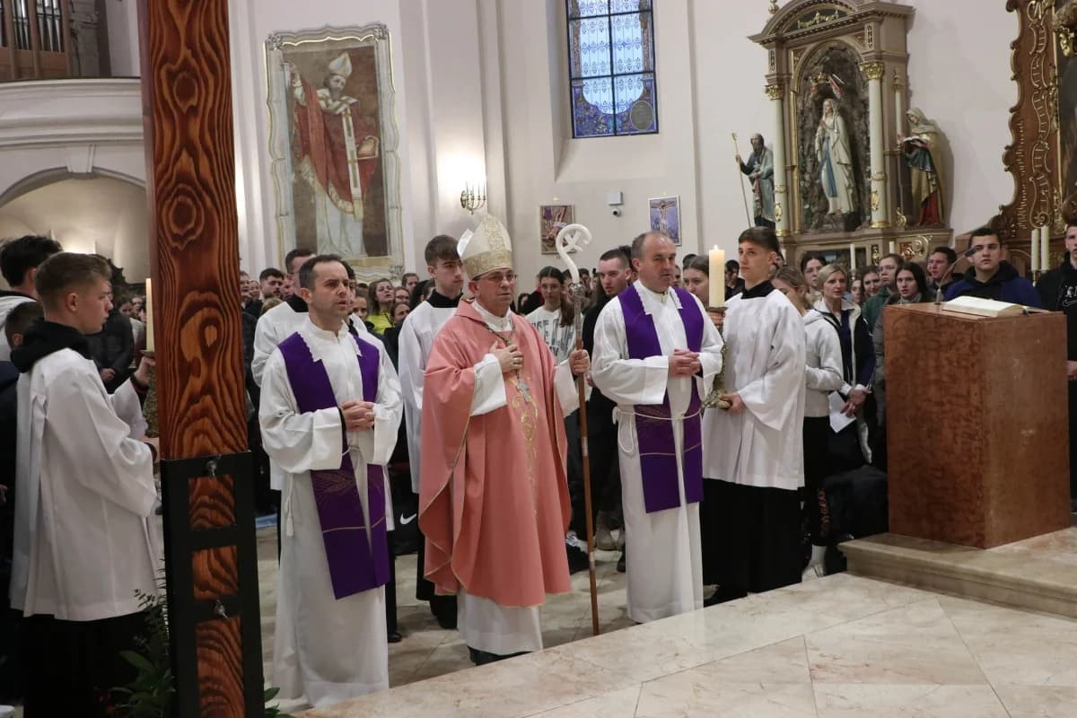 Dvadeset i šesti križni put mladih Požeške biskupije