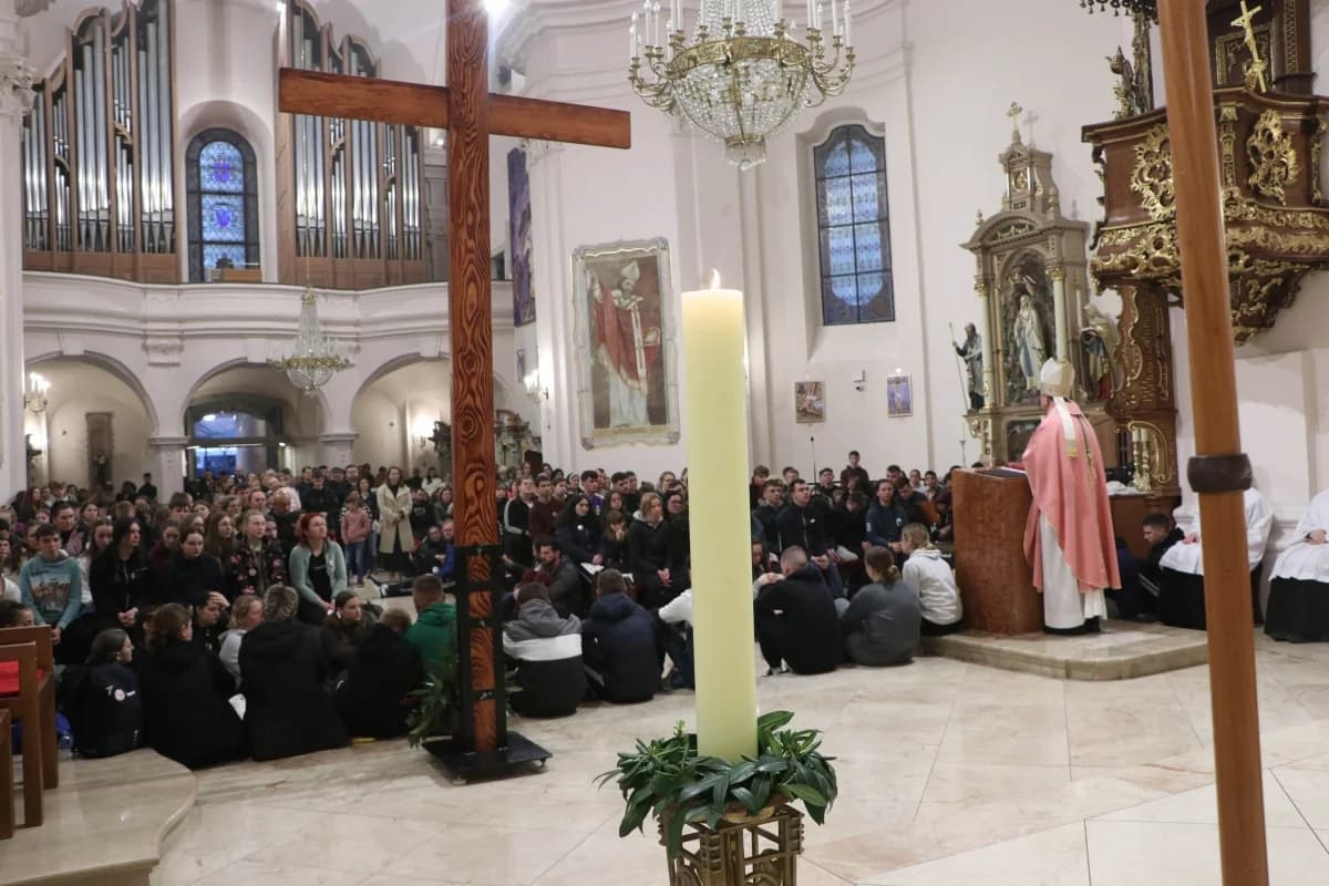 Dvadeset i šesti križni put mladih Požeške biskupije