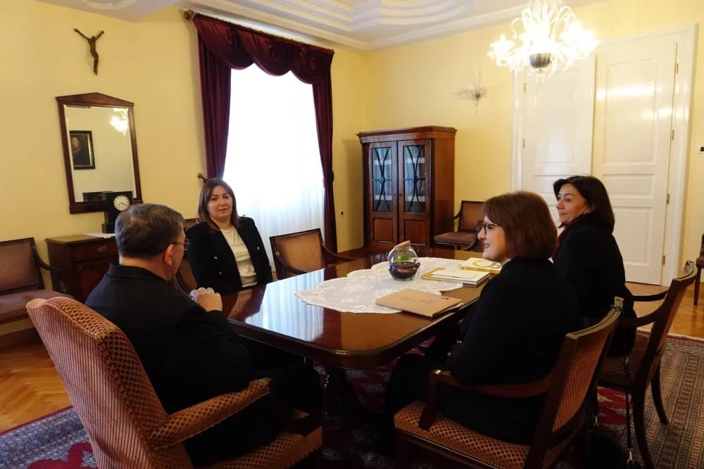 Susret biskupa Martinovića s članovima tima za organiziranje znanstvenog kolokvija o pleterničkom Svetištu