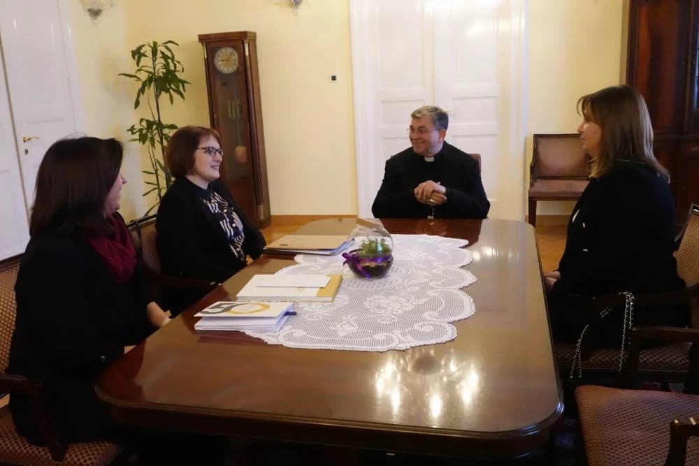 Susret biskupa Martinovića s članovima tima za organiziranje znanstvenog kolokvija o pleterničkom Svetištu