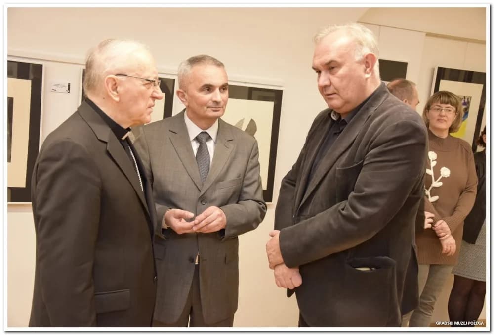 Svečano otvorena izložba „Crno-bijela rapsodija“