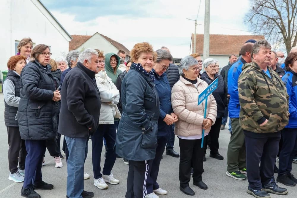 Turnir Matica umirovljenika u pikadu okupio zlatnu dob u Jakšiću