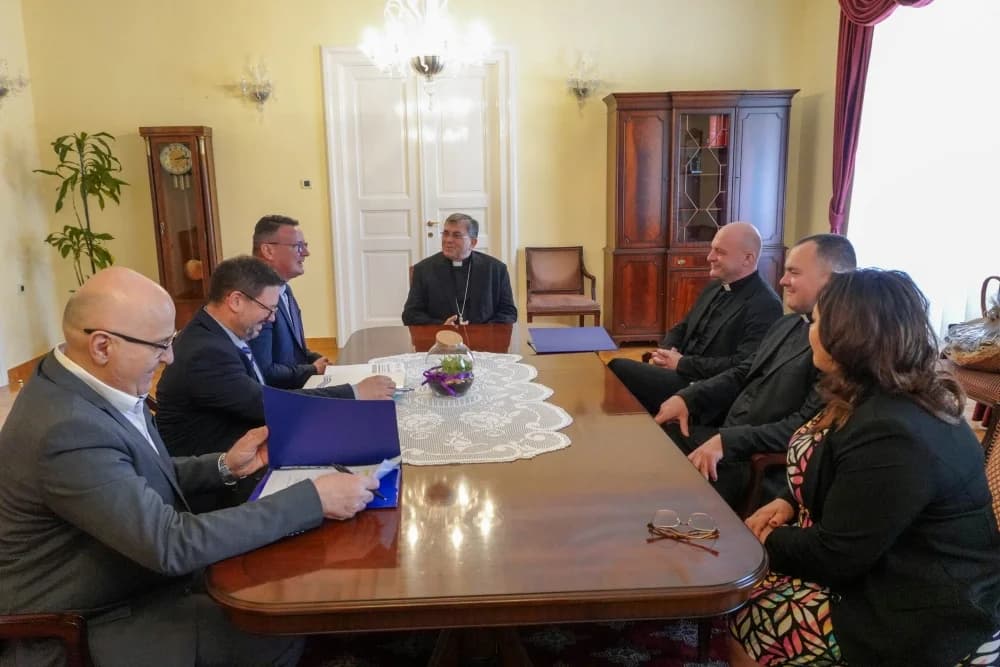 Biskup Martinović primio brodsko-posavskog župana Danijela Marušića
