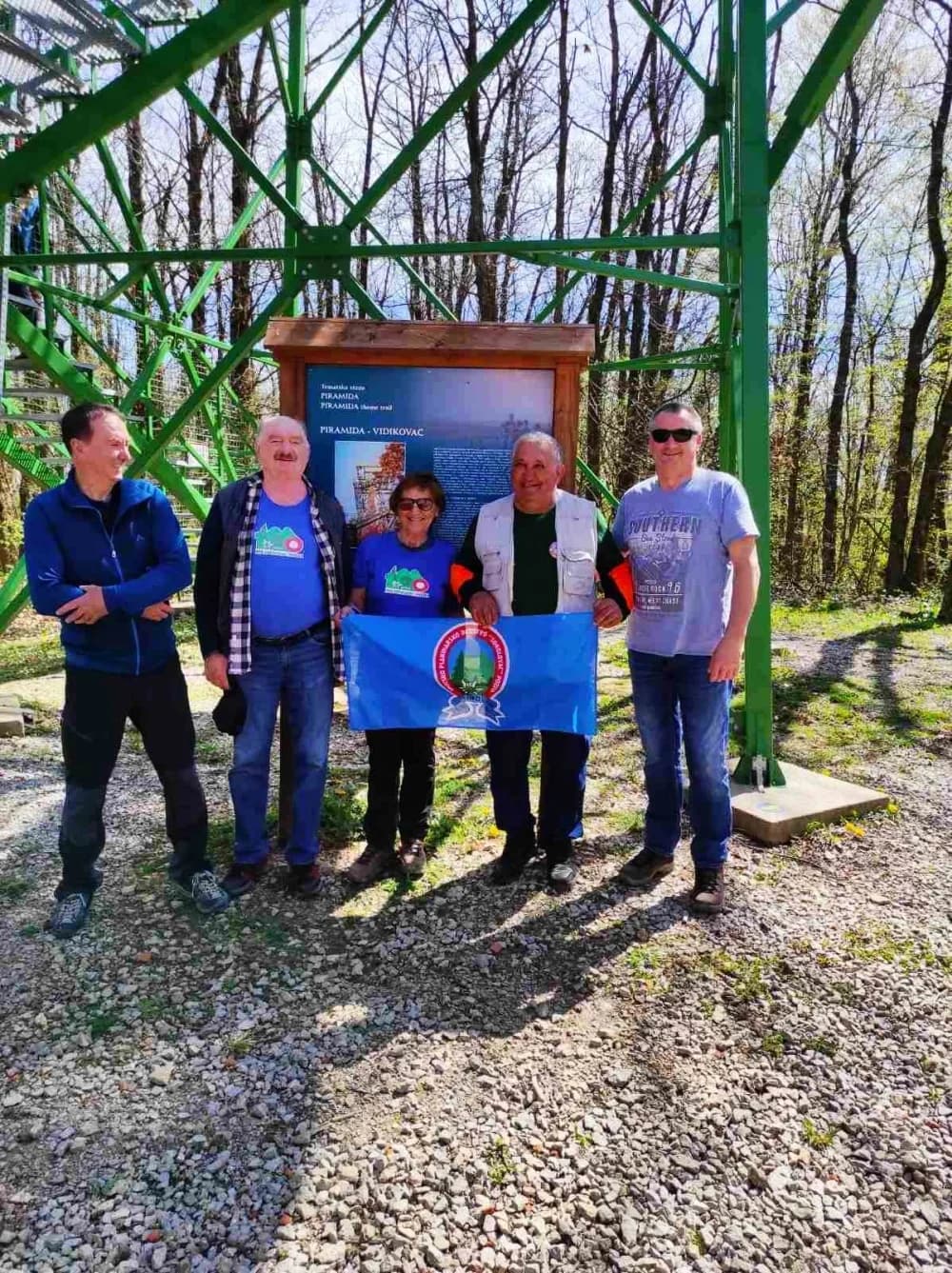 Požeški planinari tragom povijesti: HPD „Sokolovac“ pohodio Hrastovičku goru