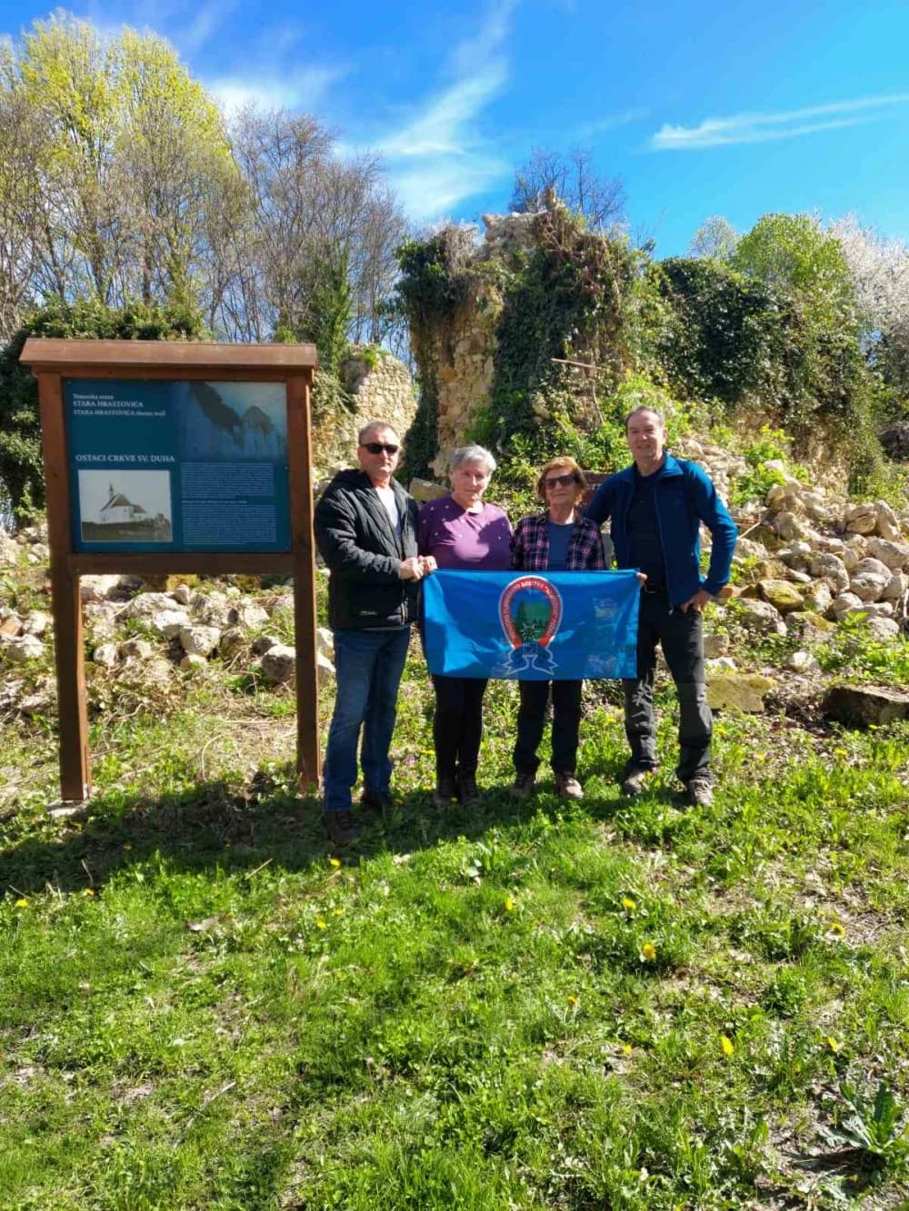 Požeški planinari tragom povijesti: HPD „Sokolovac“ pohodio Hrastovičku goru