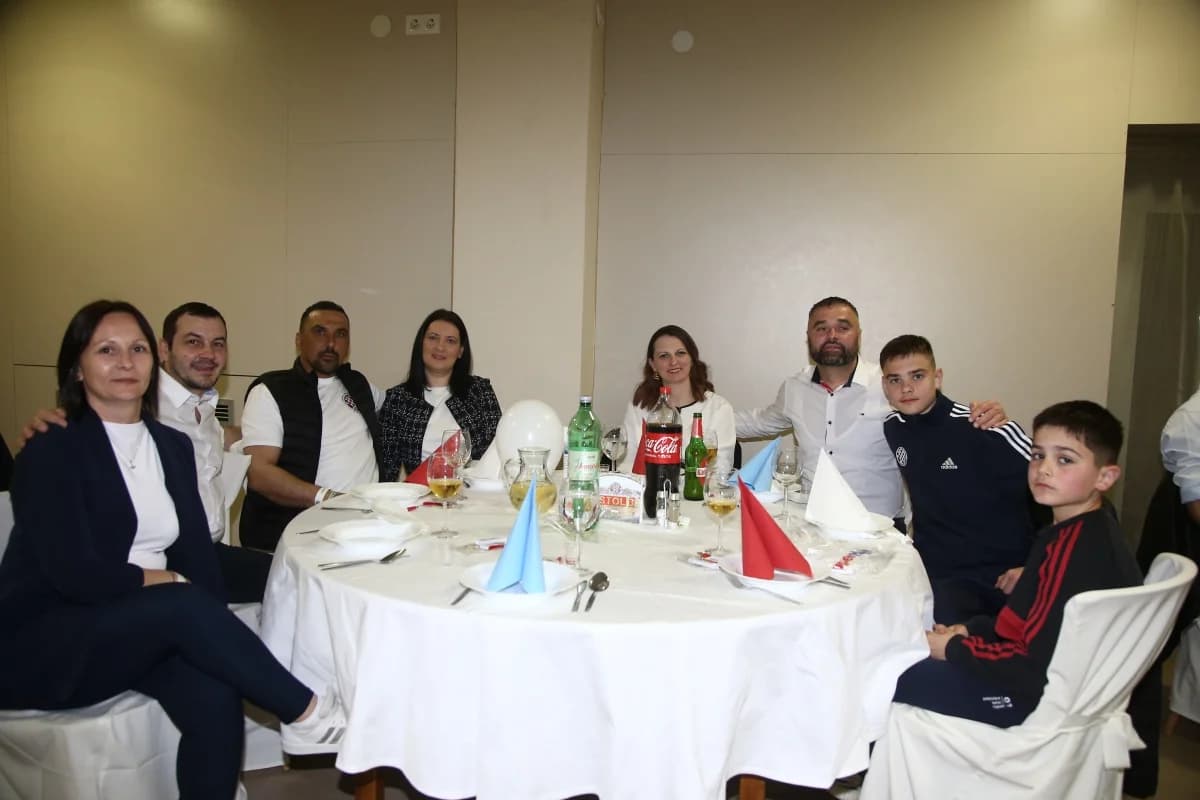 FOTO: Hajdučka raspjevana emocija okrunila prvu Bilu noć u Pakracu