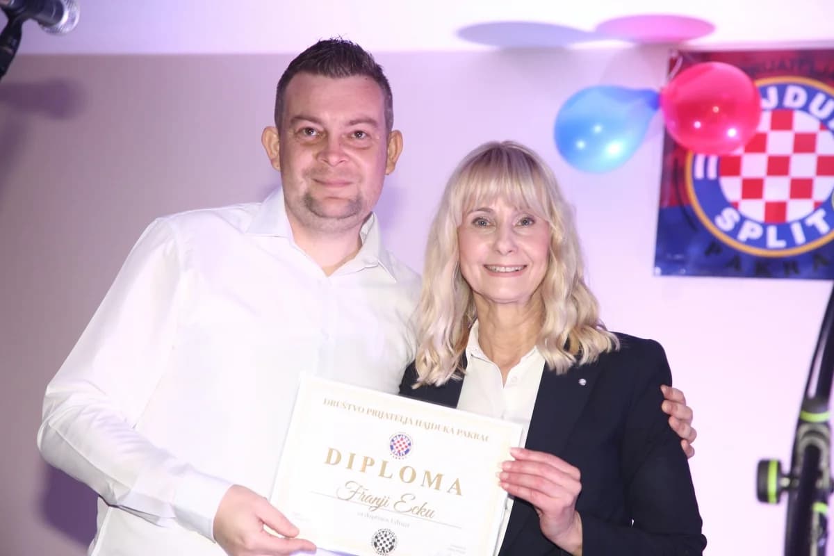 FOTO: Hajdučka raspjevana emocija okrunila prvu Bilu noć u Pakracu