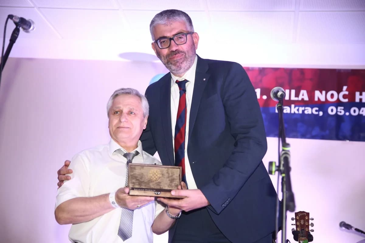 FOTO: Hajdučka raspjevana emocija okrunila prvu Bilu noć u Pakracu