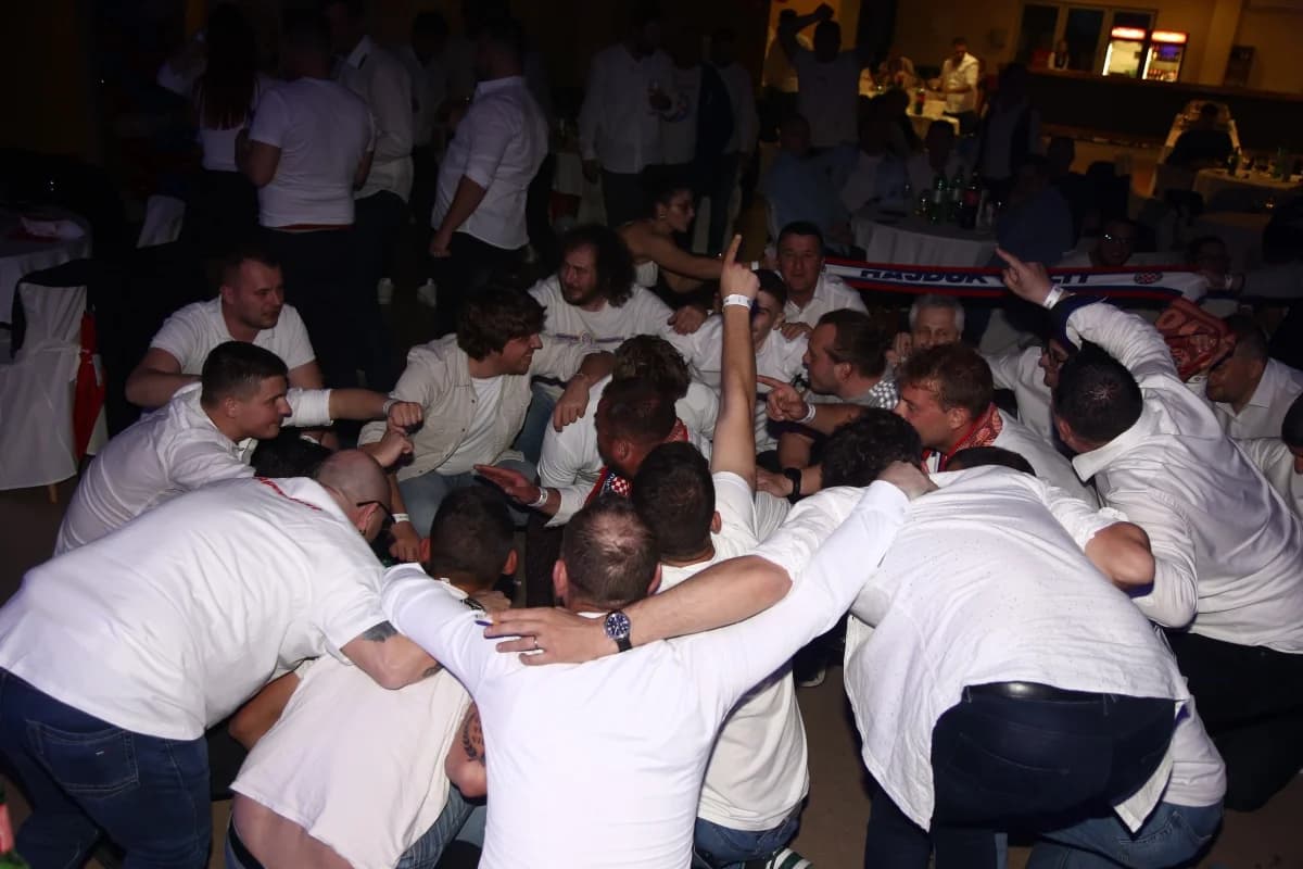 FOTO: Hajdučka raspjevana emocija okrunila prvu Bilu noć u Pakracu