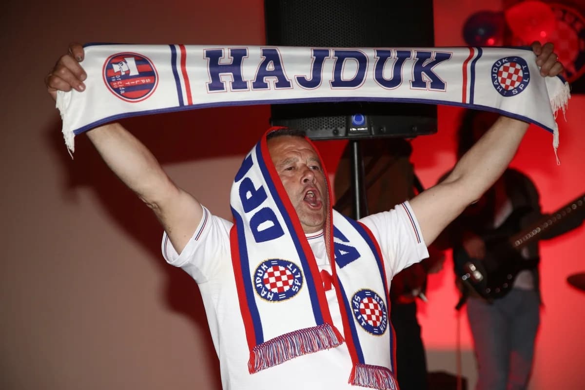 FOTO: Hajdučka raspjevana emocija okrunila prvu Bilu noć u Pakracu