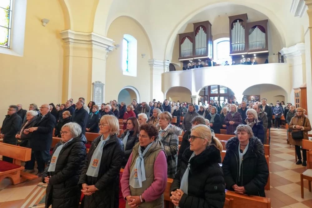 Biskup Ivo predvodio pobožnost križnog puta i svetu misu na Ksaveru