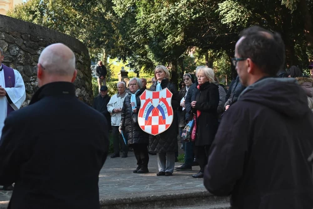 Biskup Ivo predvodio pobožnost križnog puta i svetu misu na Ksaveru