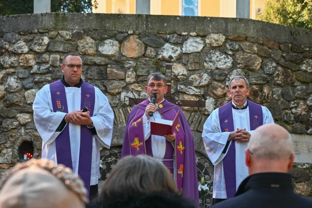 Biskup Ivo predvodio pobožnost križnog puta i svetu misu na Ksaveru