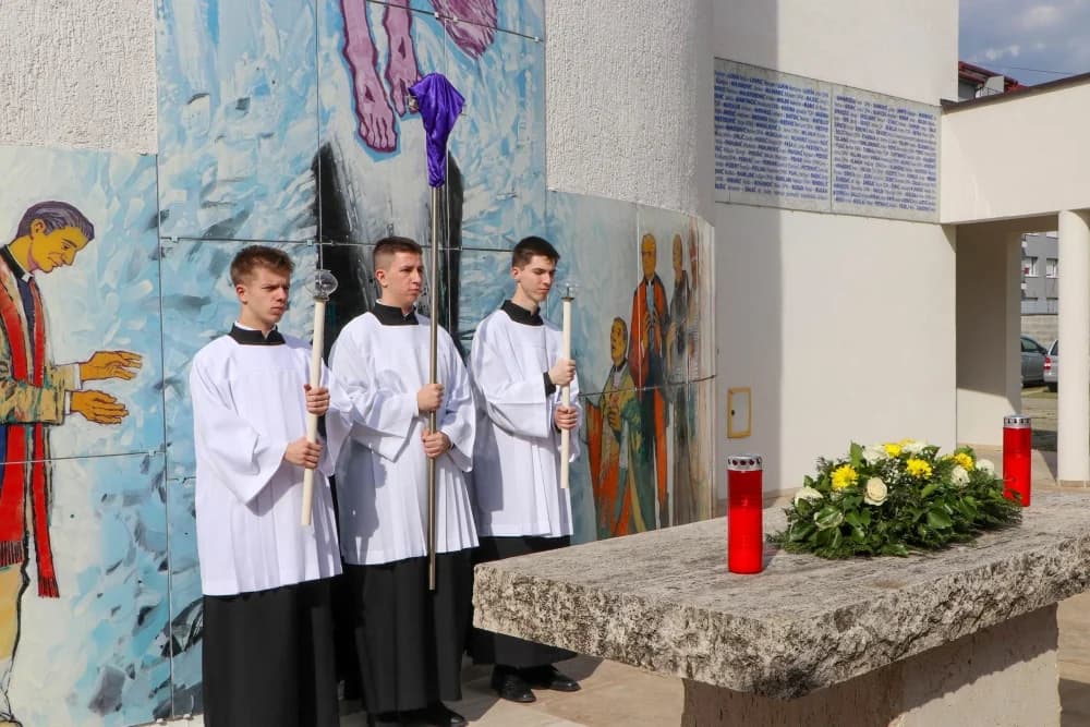 Spomen na utamničene svećenike i druge žrtve u Staroj Gradiški