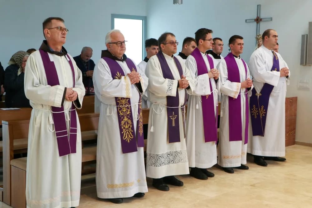 Spomen na utamničene svećenike i druge žrtve u Staroj Gradiški
