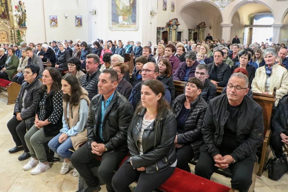 Hodočašće vjernika Pakračkog dekanata u požešku Katedralu i crkvu sv. Lovre