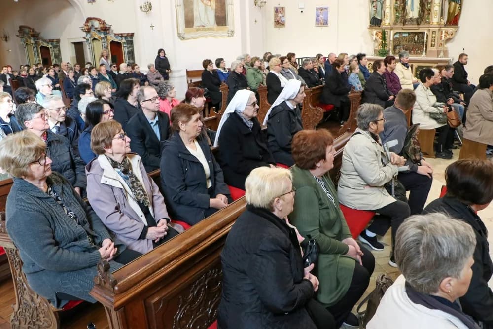 Hodočašće vjernika Pakračkog dekanata u požešku Katedralu i crkvu sv. Lovre