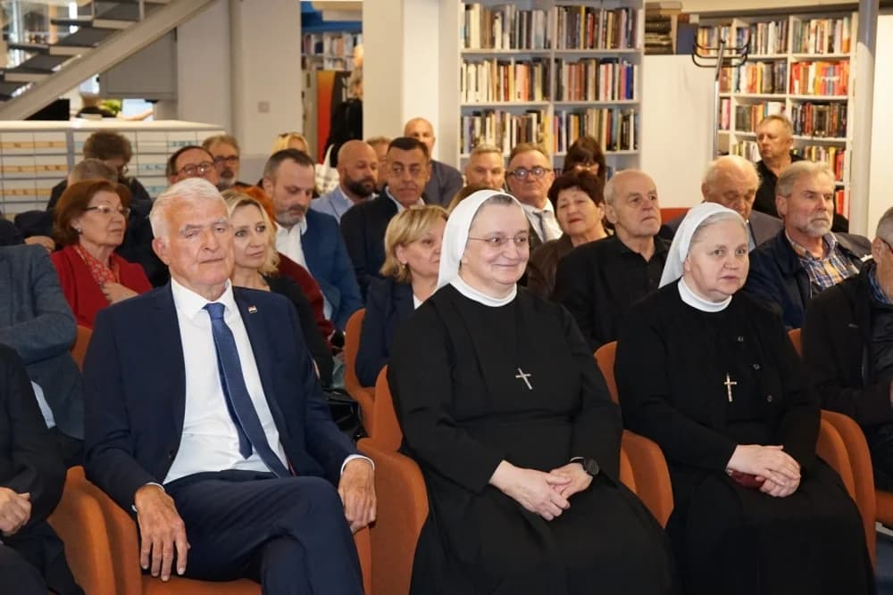 U Zagrebu predstavljena knjiga “Bećarci” Dragutina Pavličevića