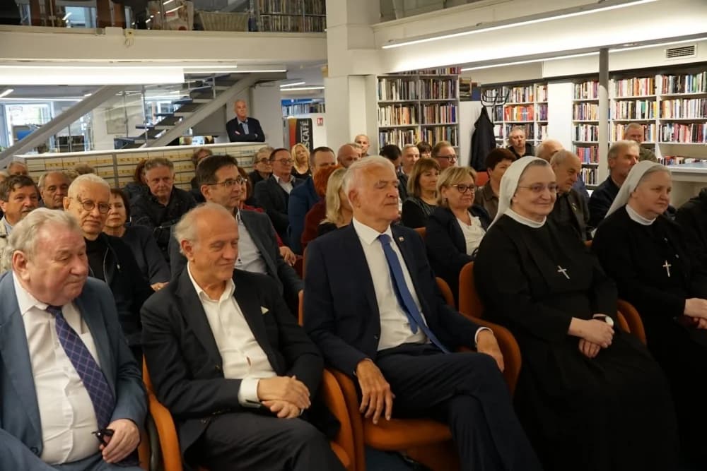 U Zagrebu predstavljena knjiga “Bećarci” Dragutina Pavličevića