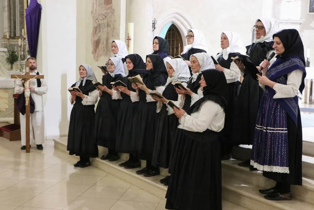 Molitveno-glazbena večer korizmenih napjeva u crkvi sv. Lovre u Požegi