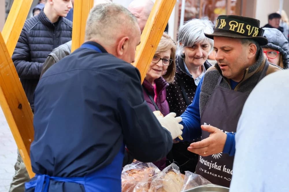 Tradicionalno druženje i podjela posnih obroka na Veliki petak