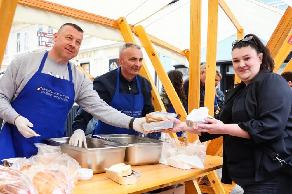 Tradicionalno druženje i podjela posnih obroka na Veliki petak