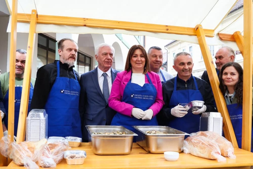 Tradicionalno druženje i podjela posnih obroka na Veliki petak