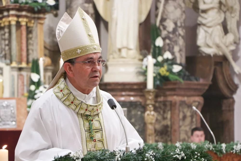 Vazmeno bdijenje u požeškoj Katedrali