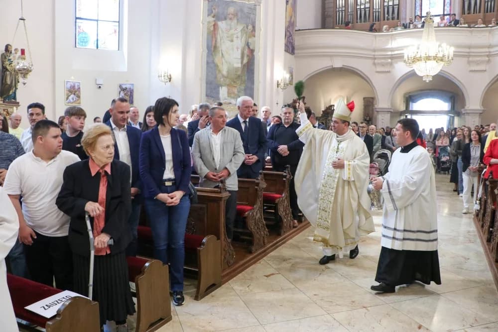 Svetkovina Uskrsnuća Gospodnjega u požeškoj Katedrali