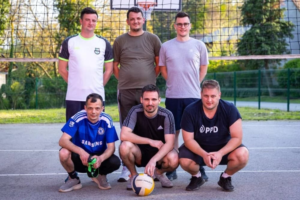 Lukač čuva tradiciju: Odigrana tradicionalna odbojka na Uskrs između oženjenih i neoženjenih