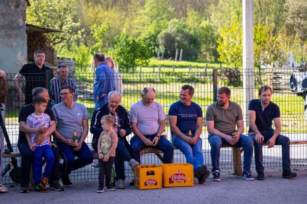 Lukač čuva tradiciju: Odigrana tradicionalna odbojka na Uskrs između oženjenih i neoženjenih