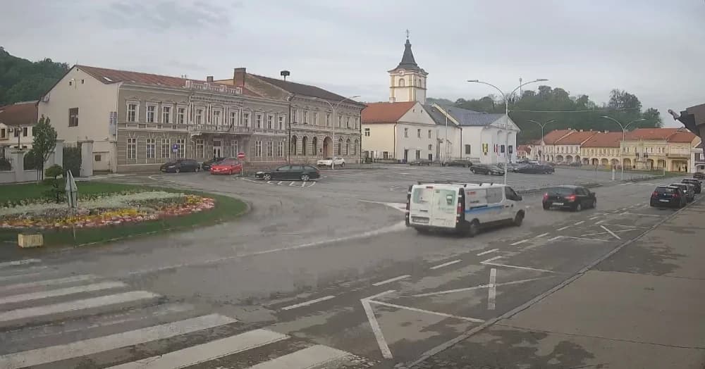 Vrijeme danas promjenjivo oblačno, moguća kiša