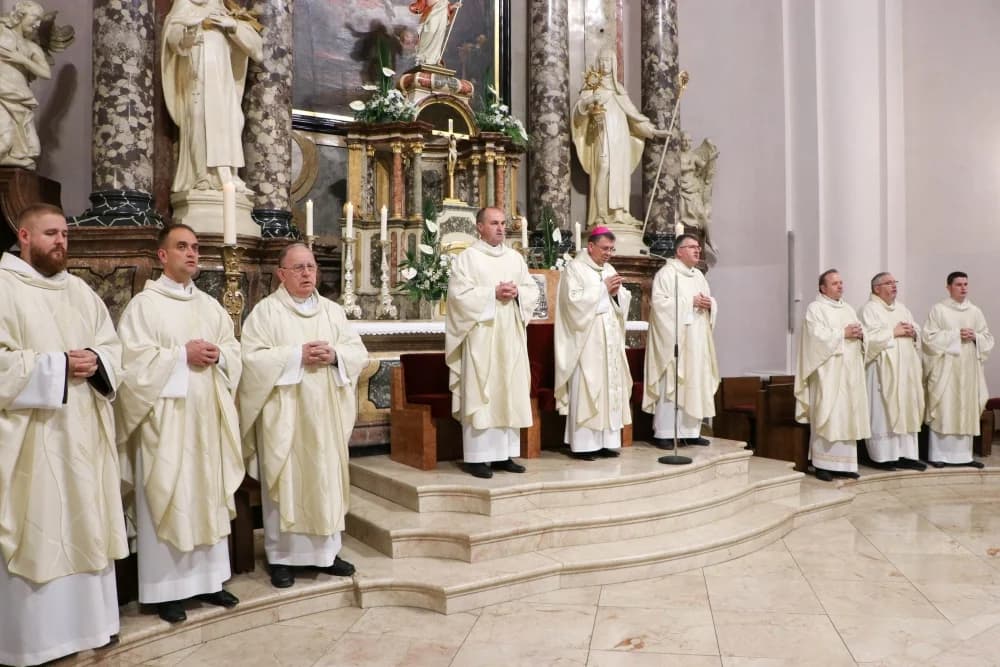 Misa zadušnica za preminulog papu Franju u Požegi