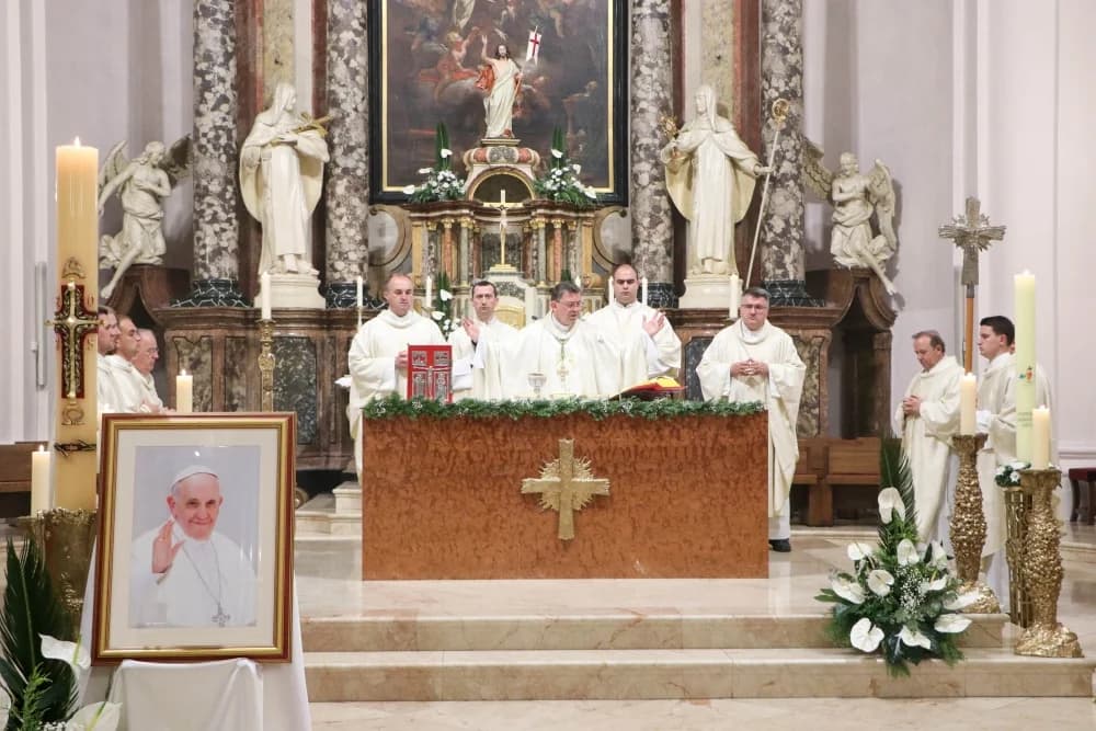 Misa zadušnica za preminulog papu Franju u Požegi