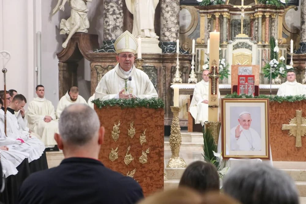 Misa zadušnica za preminulog papu Franju u Požegi