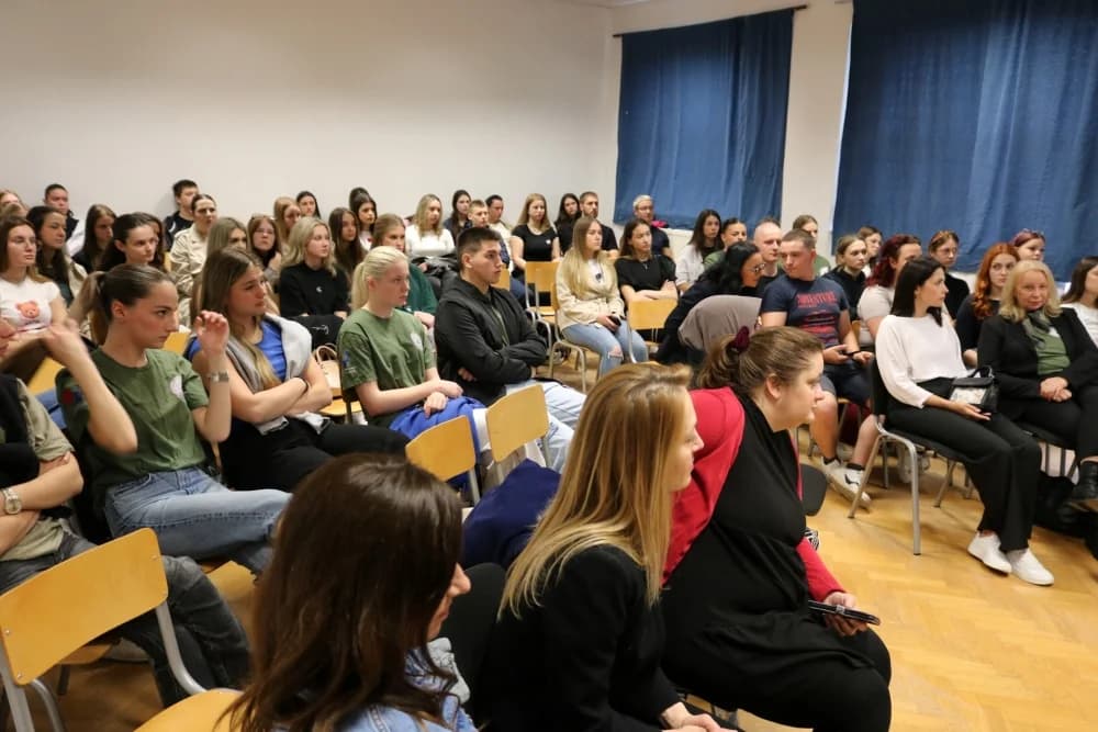 Susret u Pakracu i Lipiku: Zagrebački učenici posjetili pakračke u sklopu edukativnog projekta