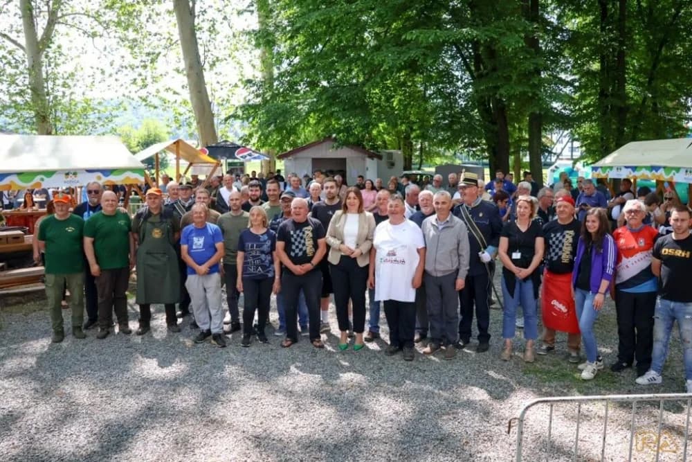 Požega proslavila Praznik rada uz Požeški kotlić i obiteljsku biciklijadu