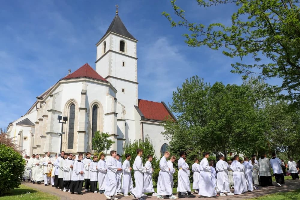 Učenici osnovnih škola hodočastili Gospi Voćinskoj