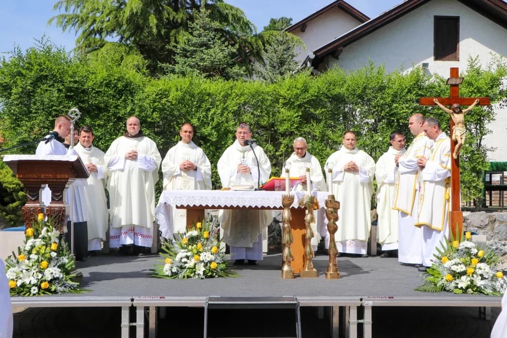 Učenici osnovnih škola hodočastili Gospi Voćinskoj