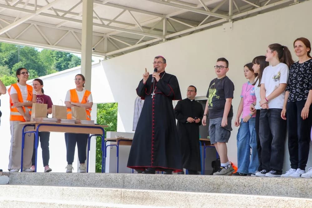 Učenici osnovnih škola hodočastili Gospi Voćinskoj