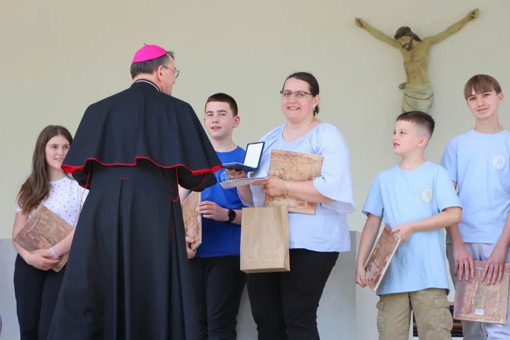 Učenici osnovnih škola hodočastili Gospi Voćinskoj