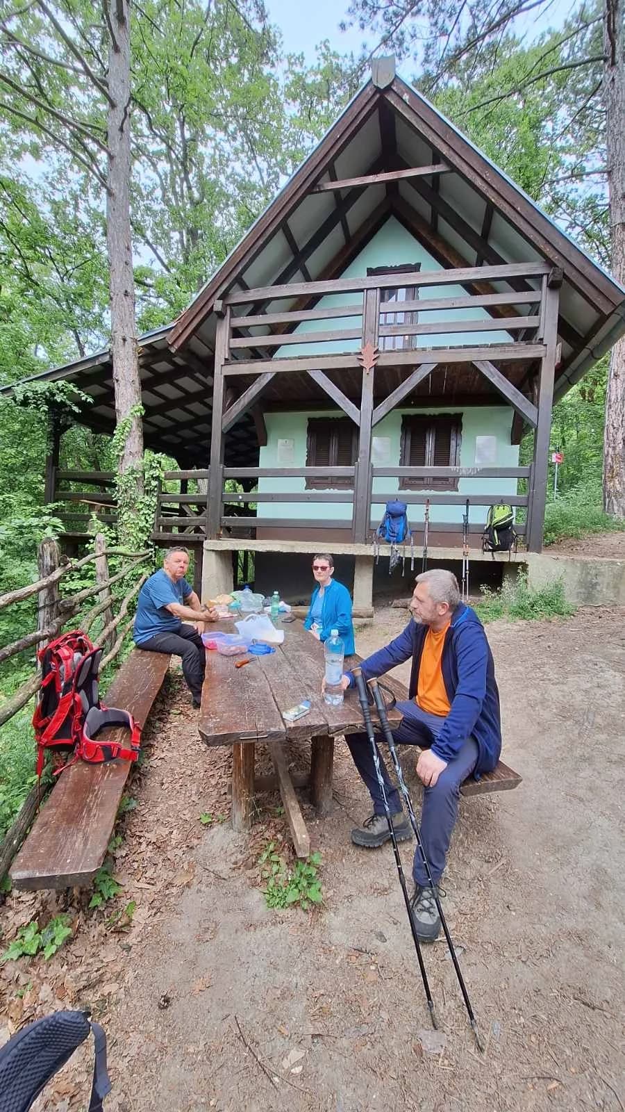 Planinarenje kroz divljinu: Izlet od Brčna do Pljuskare pun izazova i zajedništva