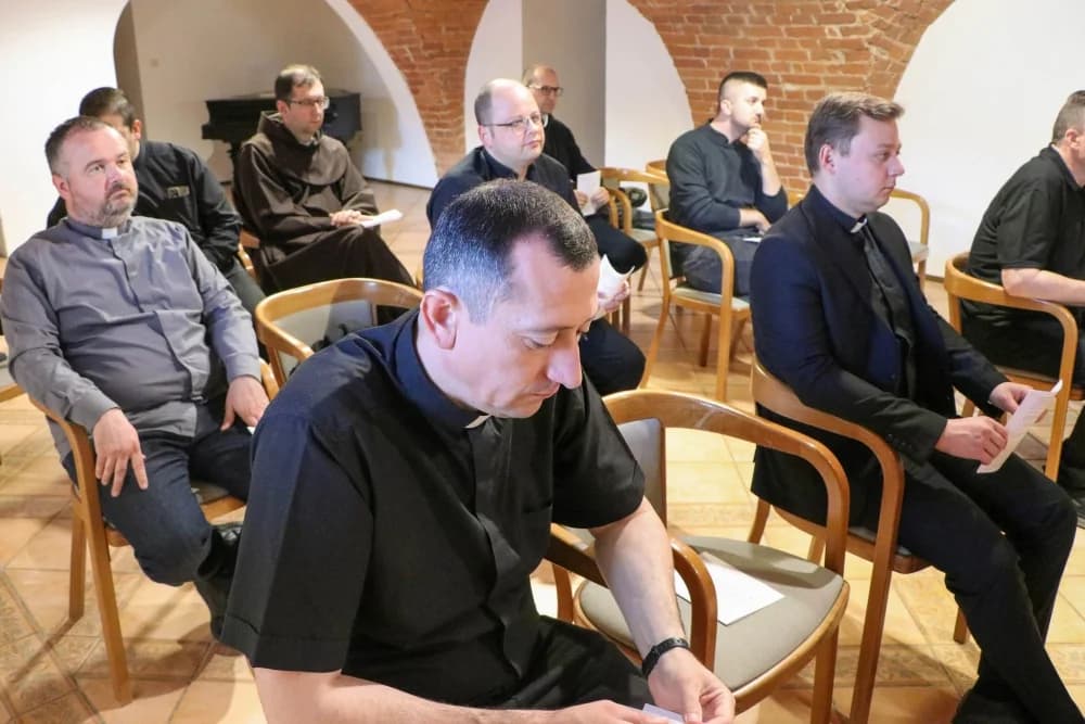 Susret trajne formacije mladih svećenika i đakona u Požegi