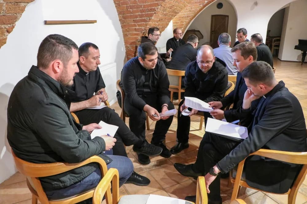 Susret trajne formacije mladih svećenika i đakona u Požegi
