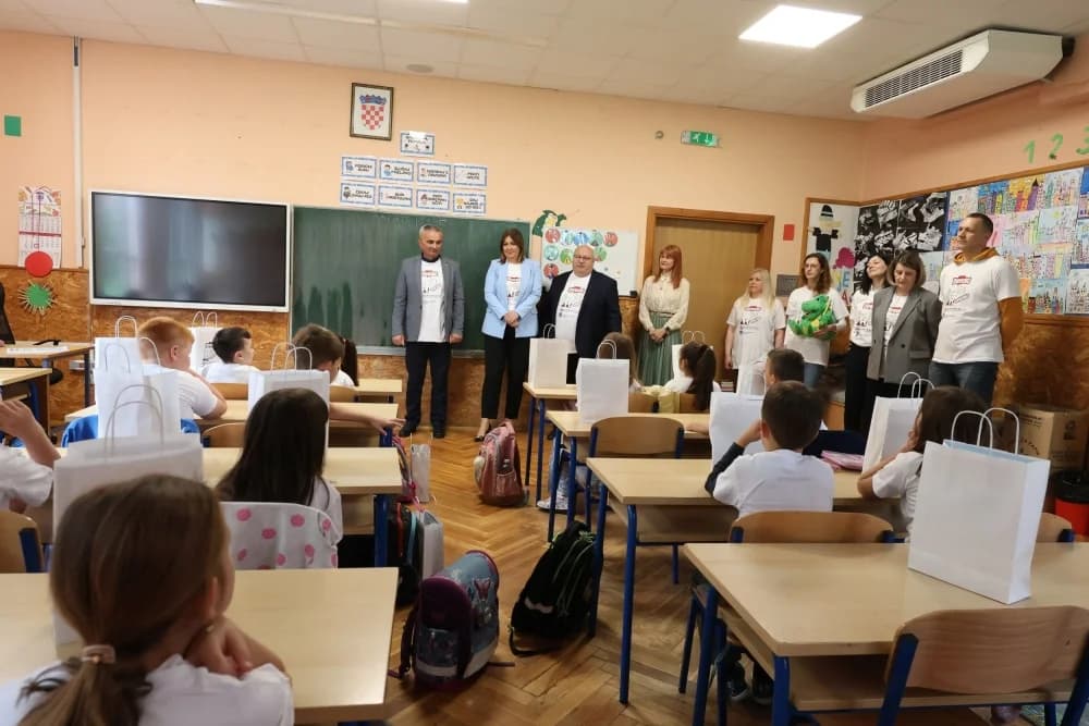 Zdravozubci i ove godine brinu o osmijesima prvašića diljem županije